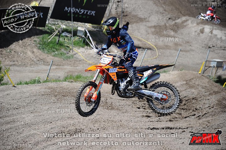ROB_1824 (Copy).jpg